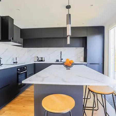 L'orangerie, Maison Moderne Avec Jardin