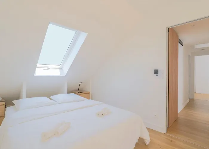 L'orangerie, Maison Moderne Avec Jardin